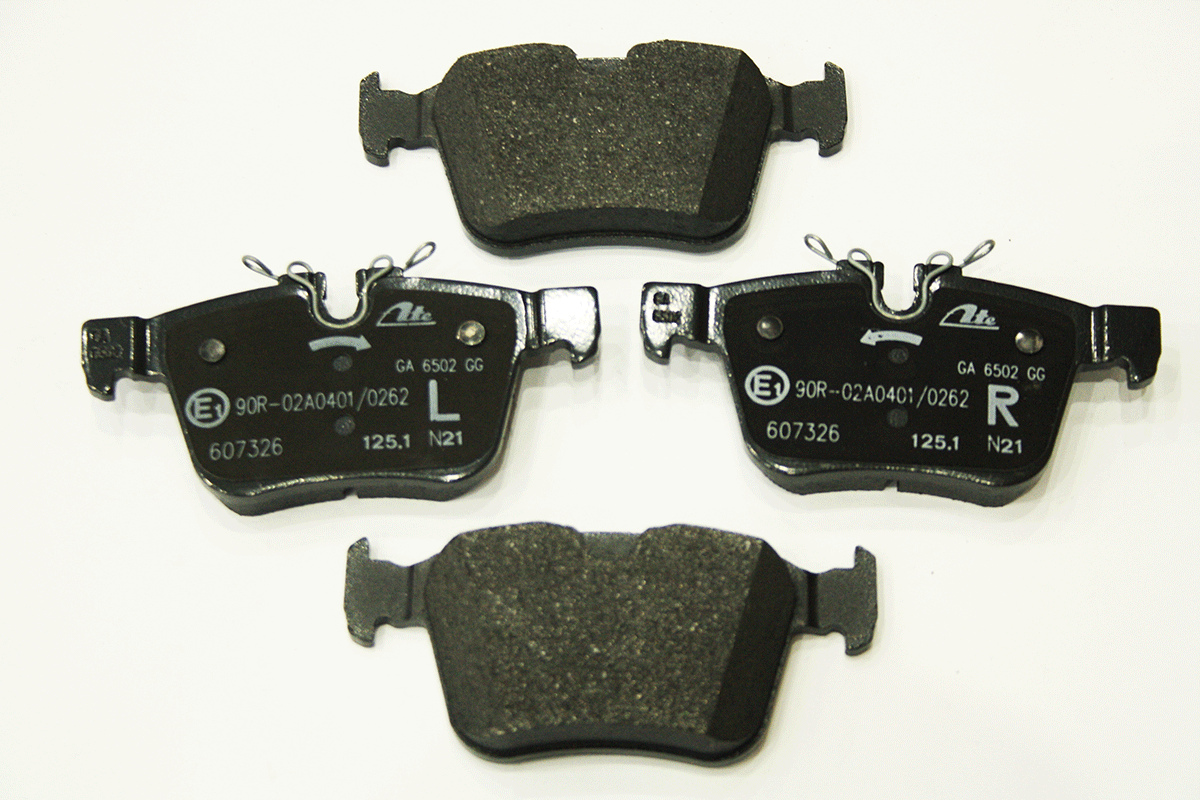 J9C33358-A BRAKE PADS SET
