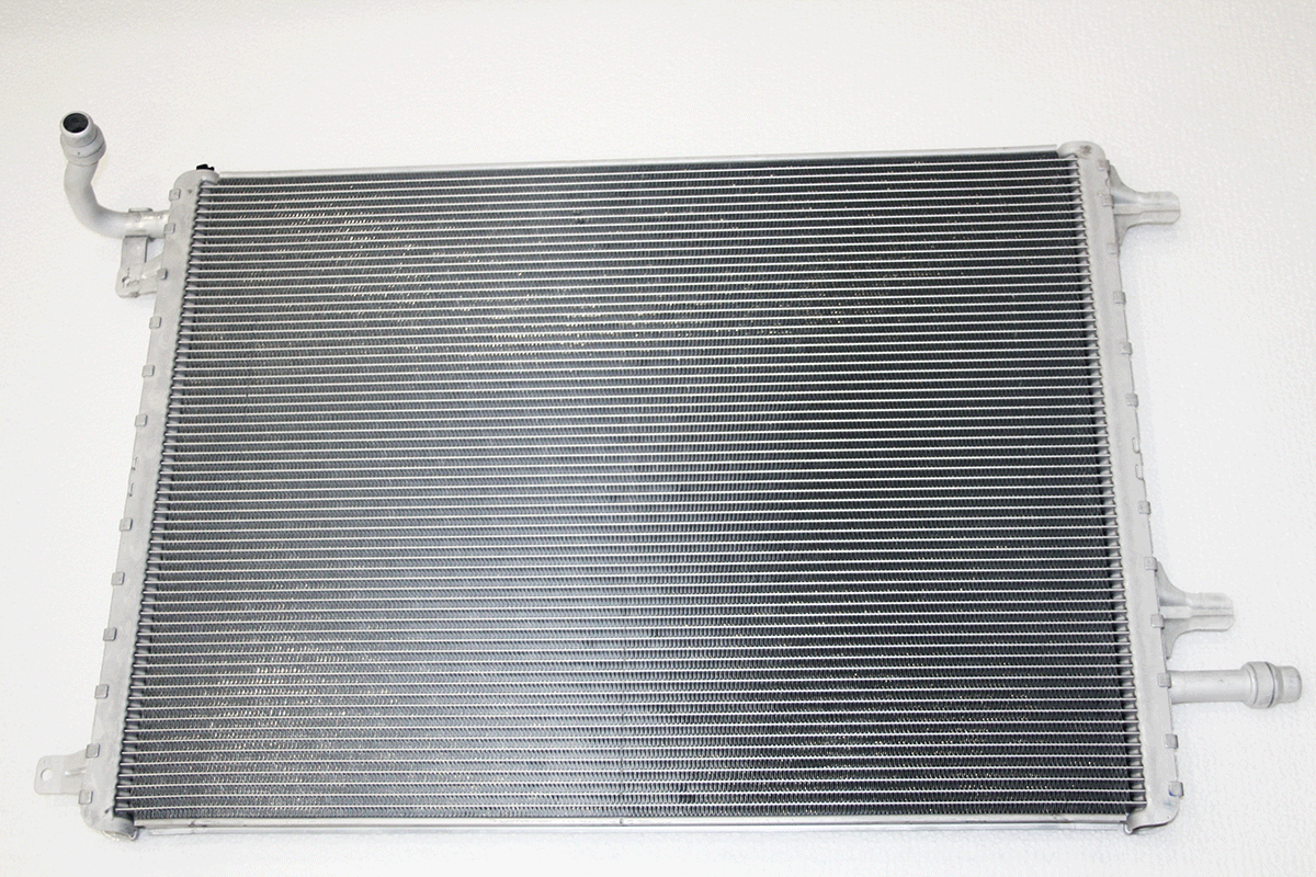 LR133030G LAND ROVER - WATER CHARGE COOLER