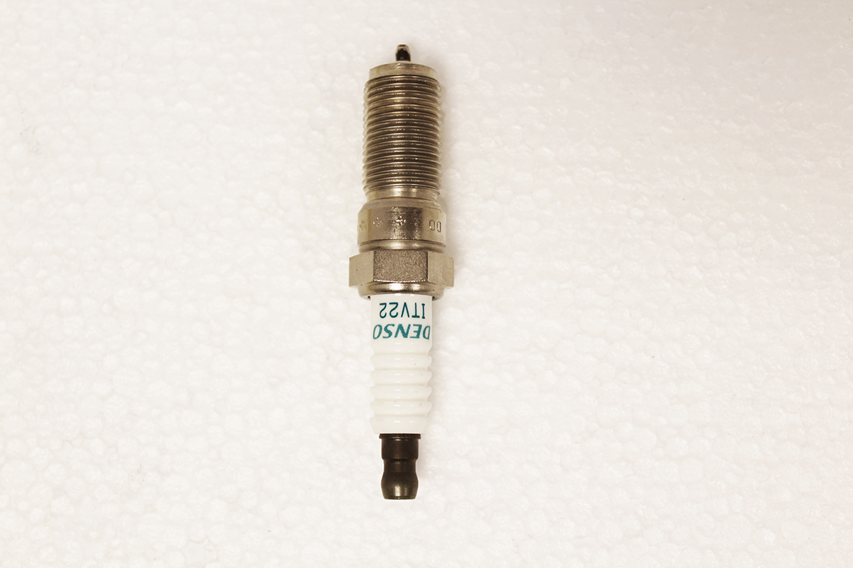 C2D59621-D JAGUAR - SPARK PLUG