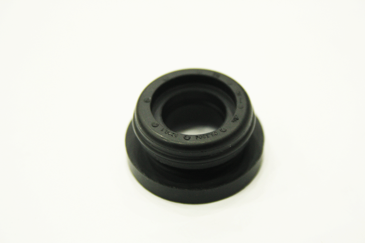 C2C41382-G JAGUAR - FLUID RESERVOIR SEAL