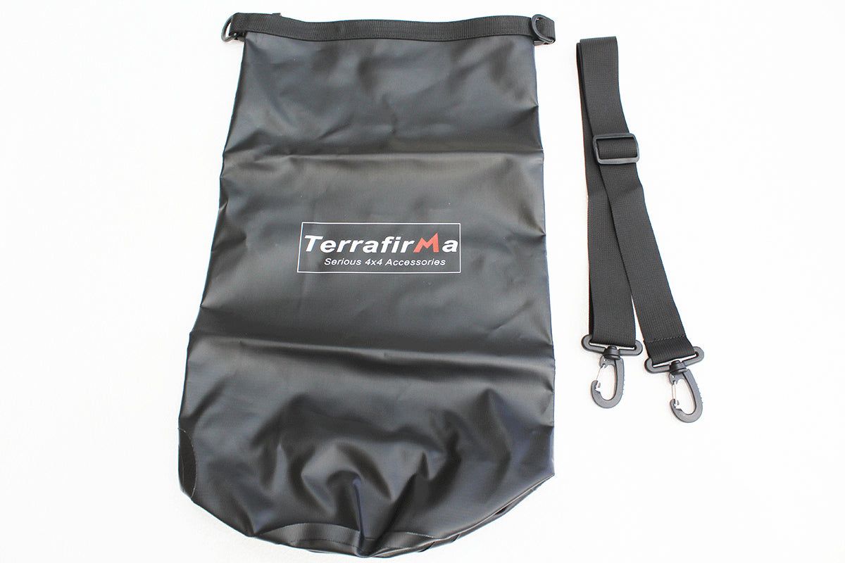 TF794B LAND ROVER - TERRAFIRMA 10L BLACK DRY BAG