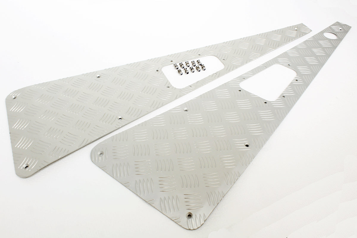 TF8225 TERRAFIRMA LAND ROVER - Silver chequer plate wing tops LH aerial hole Pre 2007 Defenders