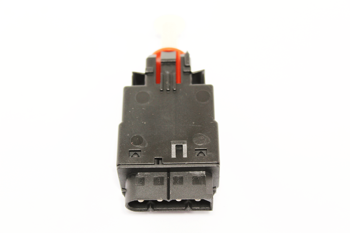 LR005794A LAND ROVER - SWITCH - BRAKE LIGHT - SWITCHES