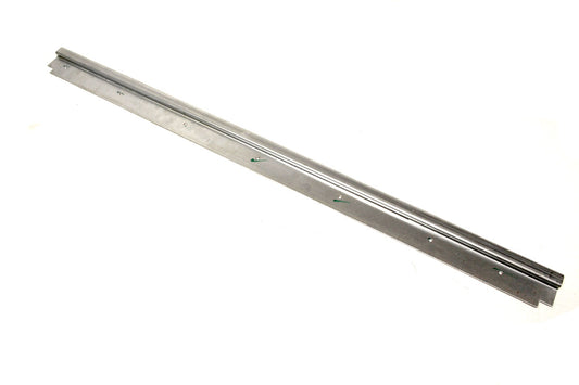 AFP710120 LAND ROVER - RETAINER - MAT - CHASSIS - Suitable for Defender 2007 Onwards