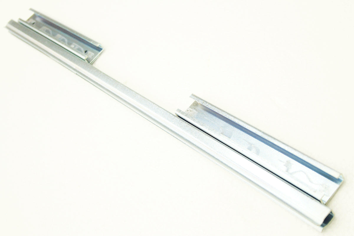 MUC2322 LAND ROVER - CHANNEL GLASS