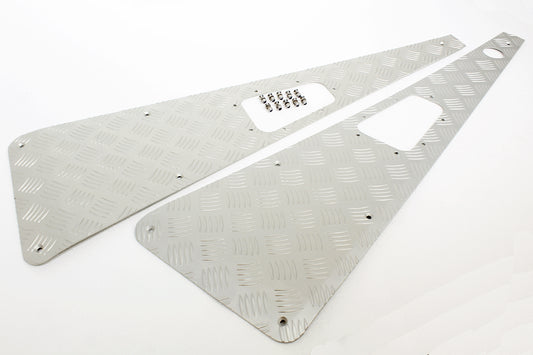 TF8225 TERRAFIRMA LAND ROVER - Silver chequer plate wing tops LH aerial hole Pre 2007 Defenders
