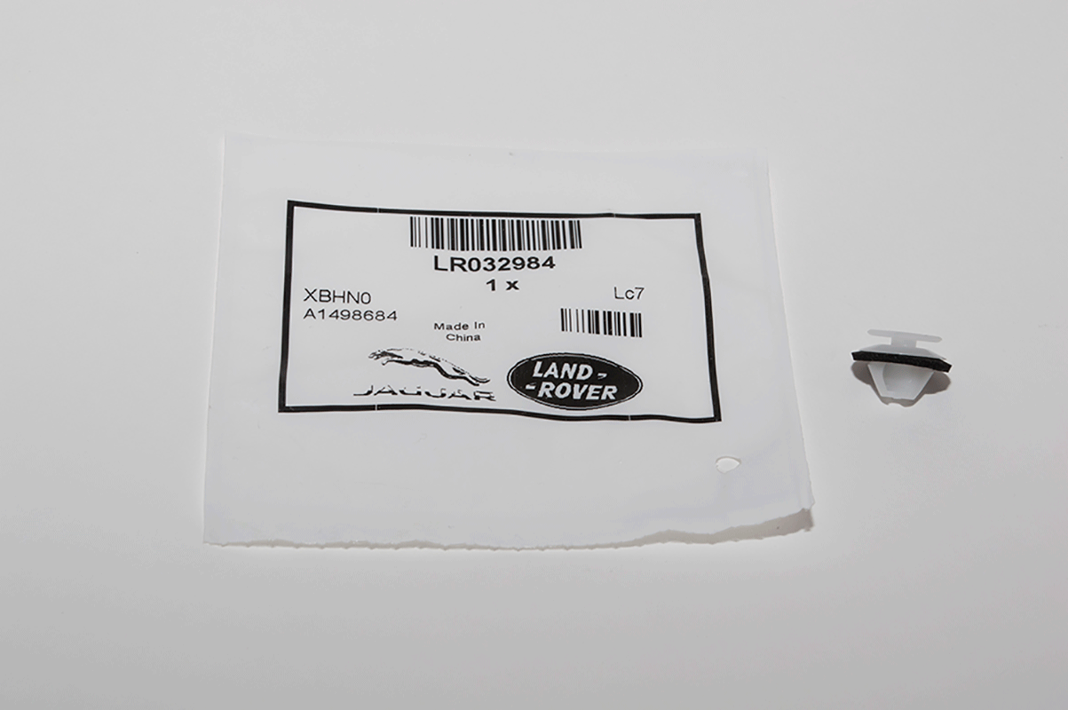 LR032984LR CLIP