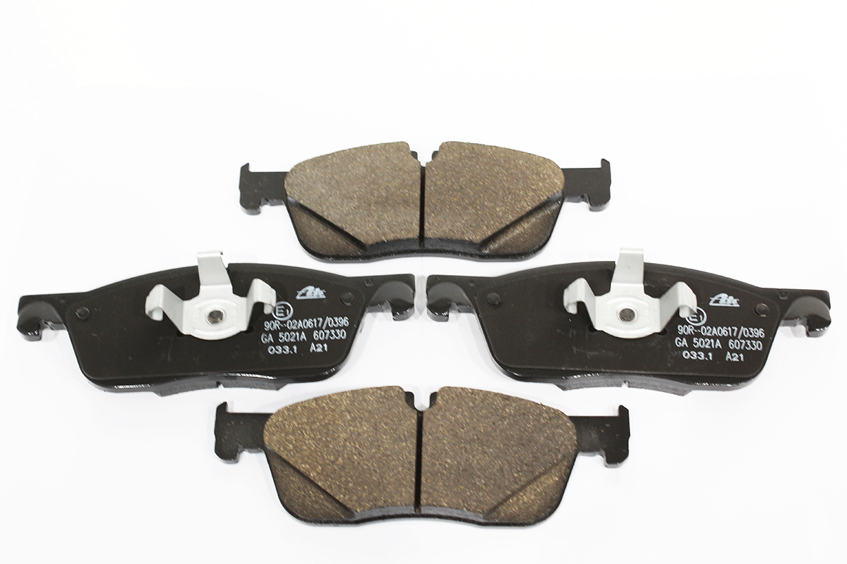 J9C33357-A BRAKE PAD SET