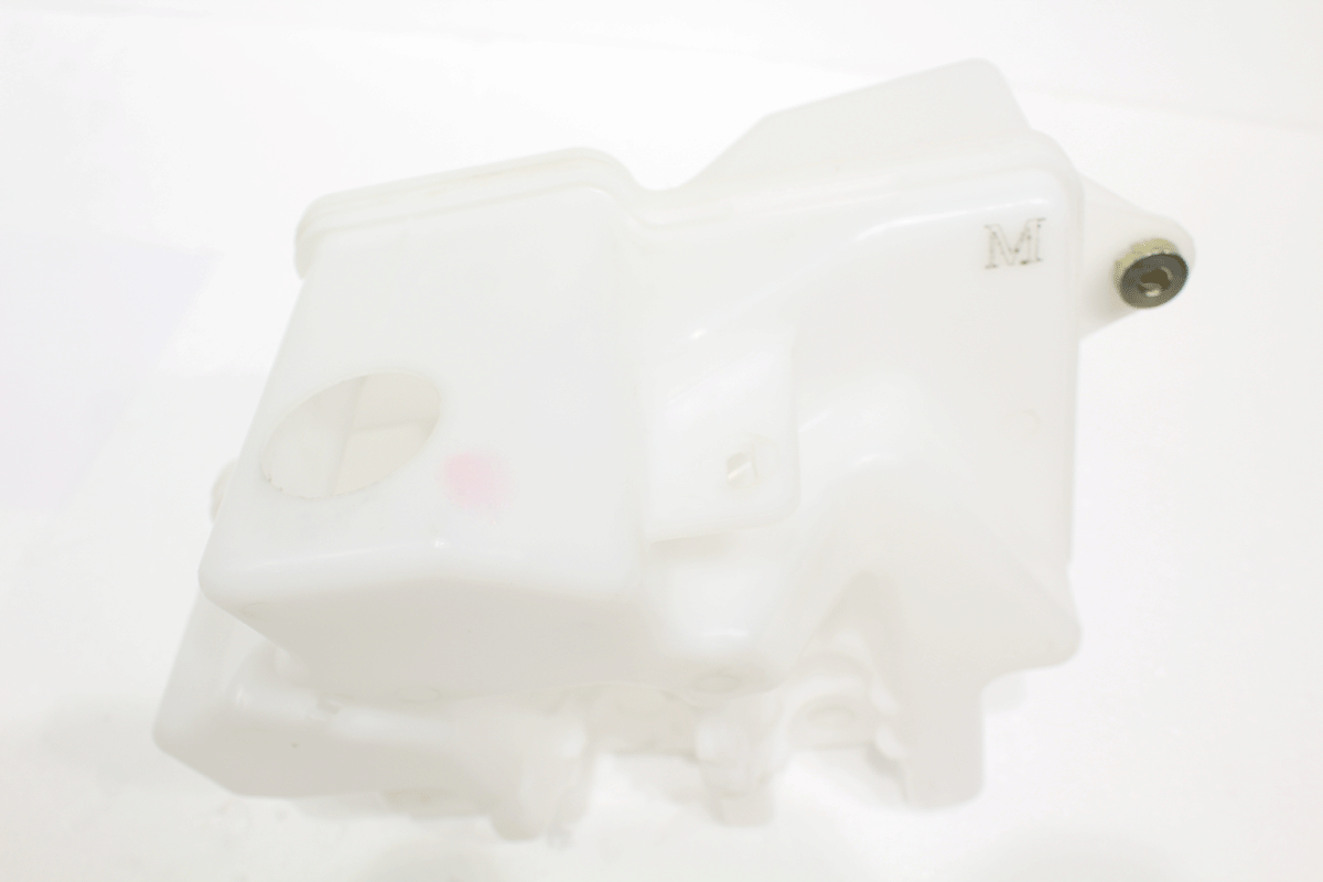 LR013953 LAND ROVER - RESERVOIR - WINDSHIELD WASHER- D4-RR SPORT From ALLMAKES