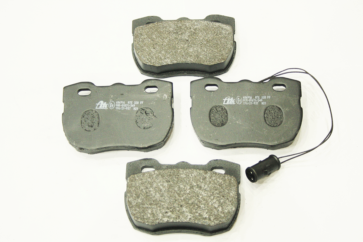 SFP500180A LAND ROVER - BRAKE PAD SET